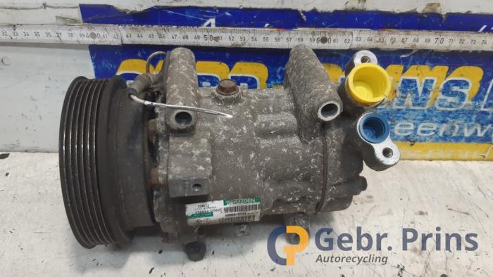 Usagé Pompe clim Renault Clio II Societe (SB) 1.5 dCi 68 Prix € 60,00 Règlement à la marge proposé par Autorec. Gebr. Prins b.v.
