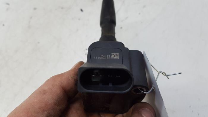 Pen ignition coil from a Seat Ibiza IV (6J5) 1.0 EcoTSI 12V 2016