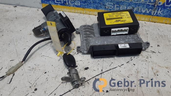 Used Ignition lock + computer Chevrolet Aveo (250) 1.2 16V Price € 100,00 Margin scheme offered by Autorec. Gebr. Prins b.v.
