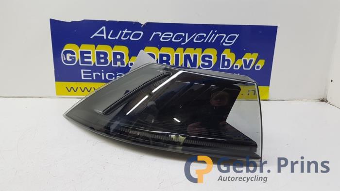 Une Illustration De Dessin Animé D'une Gare Avec Un Train Une Grue Une