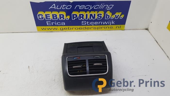 Begagnade Luftraster bak Audi A5 Quattro (B8C/S) 3.0 TDI V6 24V Pris € 40,00 Marginaltabell erbjuds av Autorec. Gebr. Prins b.v.