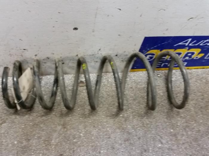 Front spring screw from a Toyota Avensis (T22) 2.0 TDi 1998