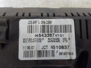 Używane Zegar Citroen C3 (FC/FL/FT) 1.4 16V Sensodrive Cena € 10,00 Procedura marży oferowane przez Autorec. Gebr. Prins b.v.