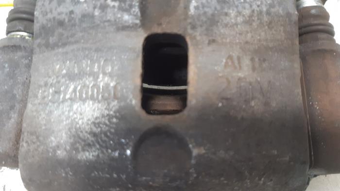 Front brake calliper, left from a Hyundai Atos 1.1 12V 2007
