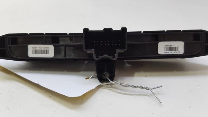 Interruptor de luz de pánico de un Opel Insignia 1.6 SIDI Eco Turbo 16V 2015