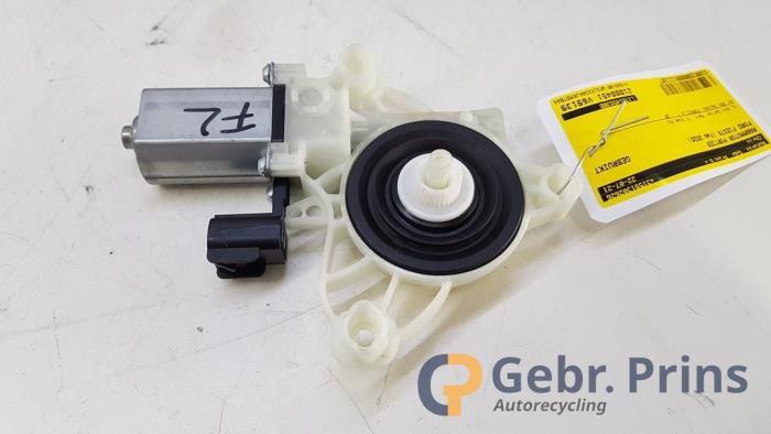 Usados Motor de ventanilla de puerta Ford Fiesta 7 1.0 EcoBoost 12V Precio € 30,00 Norma de margen ofrecido por Autorec. Gebr. Prins b.v.