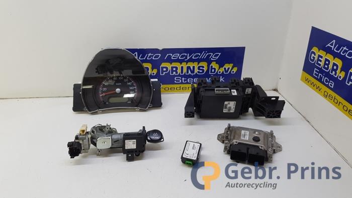 Used Ignition lock + computer Suzuki Alto 1.0 12V Price € 125,00 Margin scheme offered by Autorec. Gebr. Prins b.v.