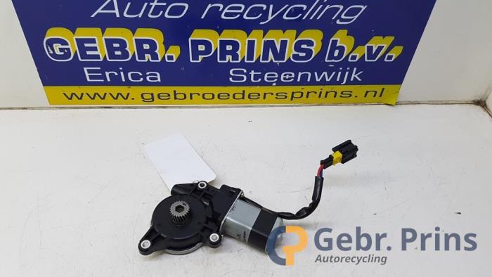 Używane Silnik szyberdachu Peugeot 207 SW (WE/WU) 1.6 16V VTRi Cena € 30,00 Procedura marży oferowane przez Autorec. Gebr. Prins b.v.