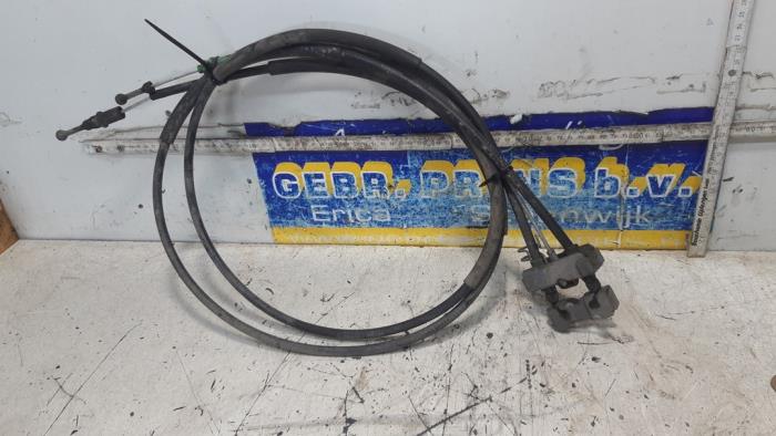 Parking brake cable from a Opel Vivaro 1.6 CDTi BiTurbo 125 2019