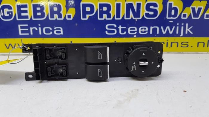Electric window switch from a Ford Fiesta 6 (JA8) 1.0 EcoBoost 12V 100 2013