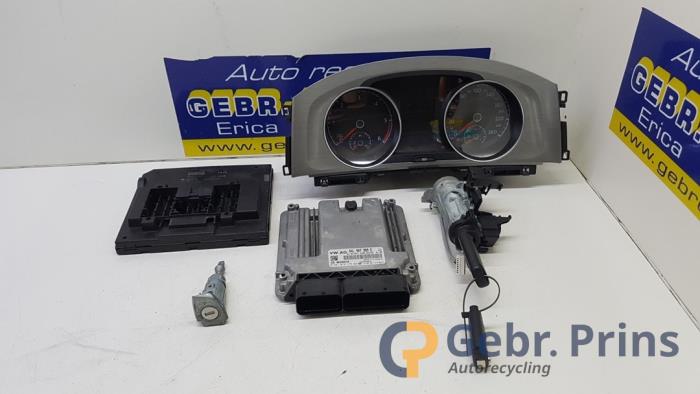 Used Ignition lock + computer Volkswagen Golf VII (AUA) 1.6 TDI BlueMotion 16V Price € 200,00 Margin scheme offered by Autorec. Gebr. Prins b.v.