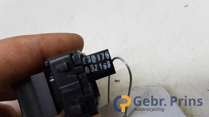 Electric window switch Renault Megane III Grandtour 1.5 dCi 110 