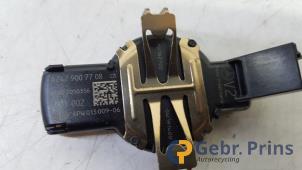 Regnsensor från en Mercedes-Benz A Limousine (177.1) 1.3 A-180 Turbo 2020