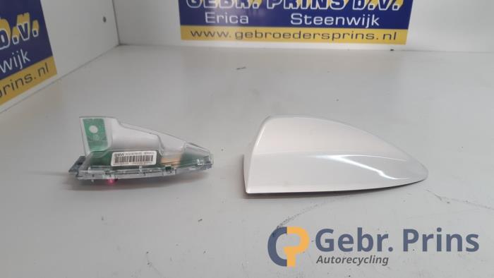 Begagnade Antenn BMW 3 serie (E90) 330i 24V Pris € 40,00 Marginaltabell erbjuds av Autorec. Gebr. Prins b.v.