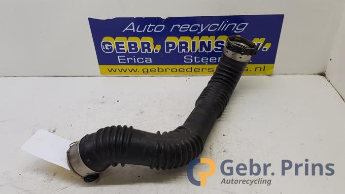 Gebrauchte Intercooler Rohr Mercedes A Limousine (177.1) 1.3 A-180 Turbo Preis € 30,00 Margenregelung angeboten von Autorec. Gebr. Prins b.v.