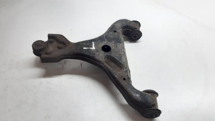 Front lower wishbone, left from a Mercedes-Benz Vito (639.6) 3.0 120 CDI V6 24V 2008