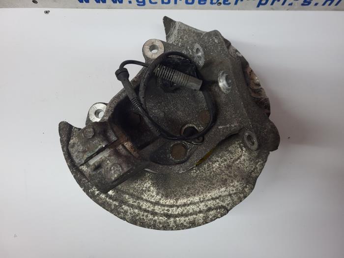 Knuckle, front right from a BMW 3 serie Touring (E91) 318i 16V 2008