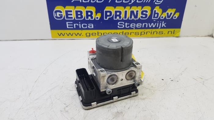 ABS pump from a Volkswagen Arteon (3HAB) 2.0 TDI 16V 2018