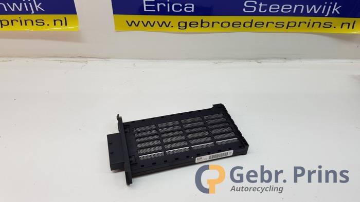 Używane Element grzewczy Renault Clio IV Estate/Grandtour (7R) 1.5 Energy dCi 90 FAP Cena € 25,00 Procedura marży oferowane przez Autorec. Gebr. Prins b.v.