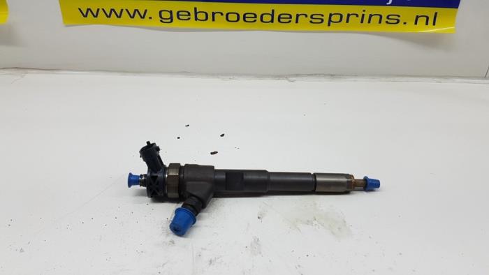 Injector (diesel) from a Renault Clio IV Estate/Grandtour (7R) 1.5 Energy dCi 90 FAP 2014