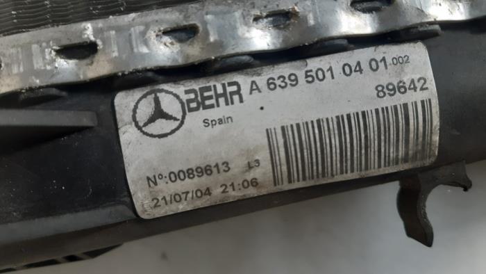 Radiateur d'un Mercedes-Benz Vito (639.6) 2.2 111 CDI 16V 2004