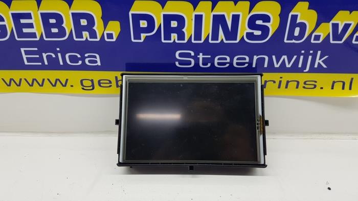 Navigation display from a Renault Clio IV Estate/Grandtour (7R) 1.5 Energy dCi 90 FAP 2014