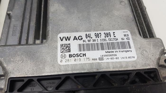 Ignition lock + computer from a Volkswagen Golf VII (AUA) 1.6 TDI BlueMotion 16V 2014