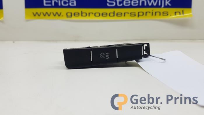 Używane Przelacznik Start/Stop Volkswagen Golf VII (AUA) 1.6 TDI BlueMotion 16V Cena € 10,00 Procedura marży oferowane przez Autorec. Gebr. Prins b.v.