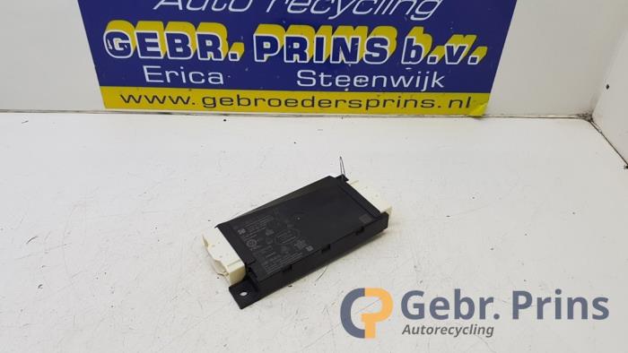 Używane Modul keyless vehicle Mercedes B (W247) 1.3 B-180 Turbo 16V Cena € 75,00 Procedura marży oferowane przez Autorec. Gebr. Prins b.v.