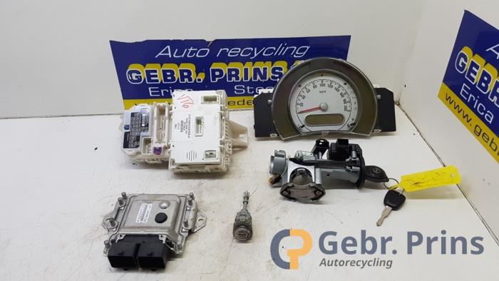 Used Ignition lock + computer Opel Agila (B) 1.2 16V Price € 100,00 Margin scheme offered by Autorec. Gebr. Prins b.v.
