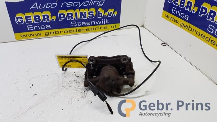 Gebrauchte Bremszange rechts hinten Mercedes Vito (639.6) 2.2 111 CDI 16V Preis € 40,00 Margenregelung angeboten von Autorec. Gebr. Prins b.v.