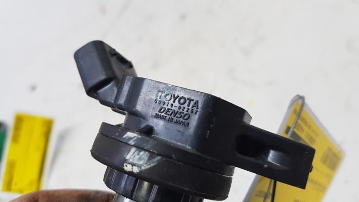 Pen ignition coil from a Toyota Auris (E15) 1.6 Dual VVT-i 16V 2008