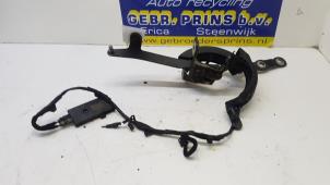 Used Tailgate hinge BMW 5 serie Touring (G31) 523d 2.0 TwinPower Turbo 16V Price € 25,00 Margin scheme offered by Autorec. Gebr. Prins b.v.