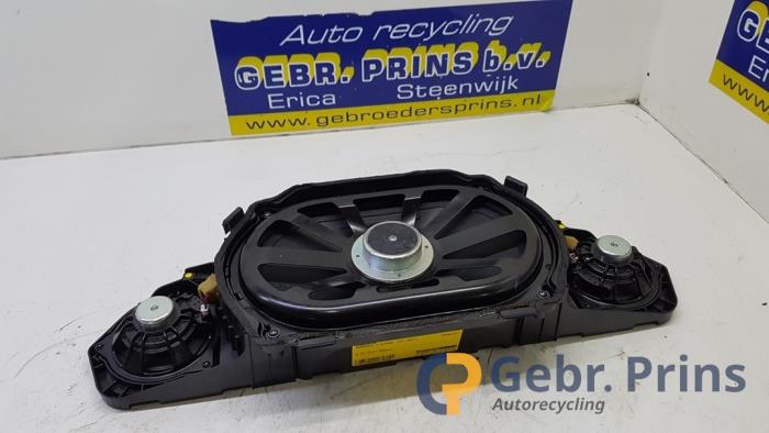 Używane Subwoofer Mercedes S (W221) 3.0 S-350 BlueTec 24V Cena € 75,00 Procedura marży oferowane przez Autorec. Gebr. Prins b.v.