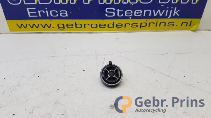 Begagnade Diskanthögtalare Porsche 911 (997) 3.6 24V Carrera Pris € 20,00 Marginaltabell erbjuds av Autorec. Gebr. Prins b.v.