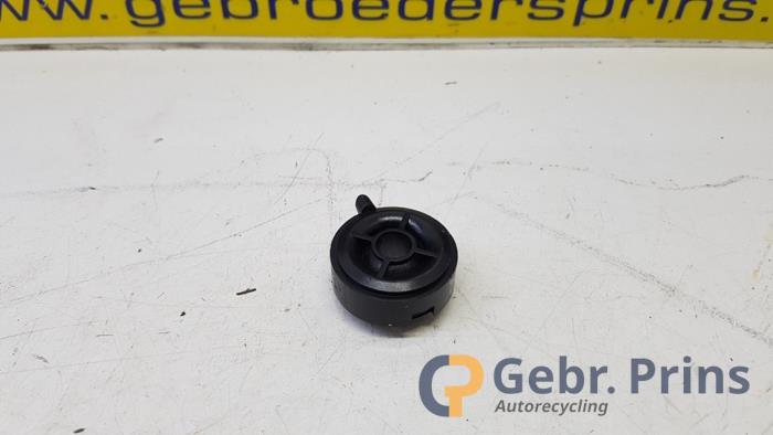 Begagnade Diskanthögtalare Porsche 911 (997) 3.6 24V Carrera Pris € 20,00 Marginaltabell erbjuds av Autorec. Gebr. Prins b.v.