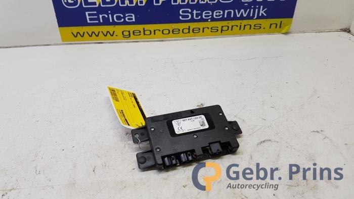 Używane Antena Porsche 911 (997) 3.6 24V Carrera Cena € 50,00 Procedura marży oferowane przez Autorec. Gebr. Prins b.v.