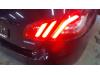 Feu arrière droit d'un Peugeot 308 (L3/L8/LB/LH/LP), 2013 / 2021 1.6 BlueHDi 120, Berline avec hayon arrière, 4 portes, Diesel, 1.560cc, 88kW (120pk), FWD, DV6FC; BHZ, 2013-11 / 2021-06, LBBHZ 2014