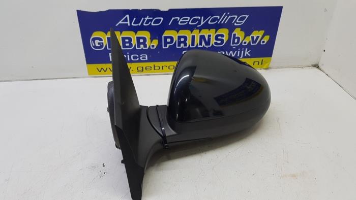 Wing mirror, left from a Daewoo Aveo 1.4 16V 2012