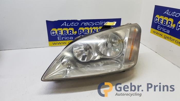 Używane Reflektor lewy Ford Focus C-Max 1.8 16V Cena € 30,00 Procedura marży oferowane przez Autorec. Gebr. Prins b.v.