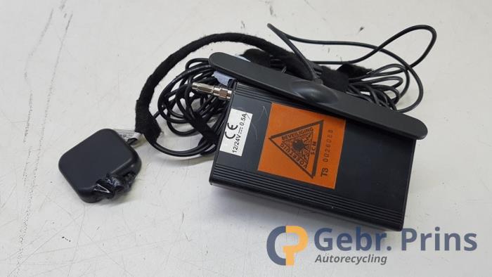 Używane Modul GPS Porsche 911 (997) 3.6 24V Carrera Cena € 50,00 Procedura marży oferowane przez Autorec. Gebr. Prins b.v.