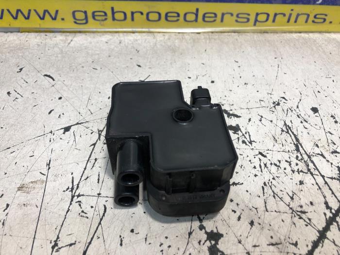 Ignition coil from a Mercedes-Benz CLK (W209) 3.2 320 V6 18V 2002