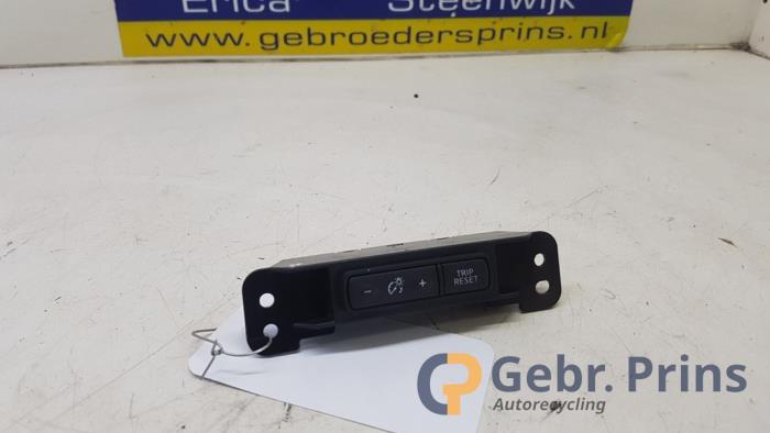 Używane Sciemniacz kokpitowy Nissan Micra (K14) 1.0 IG-T 100 Cena € 15,00 Procedura marży oferowane przez Autorec. Gebr. Prins b.v.