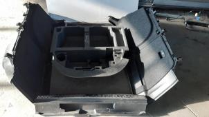 Used Luggage compartment trim Skoda Superb Combi (3V5) 2.0 TDI Price € 60,00 Margin scheme offered by Autorec. Gebr. Prins b.v.