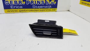 Used Dashboard vent Skoda Superb Combi (3V5) 2.0 TDI Price € 20,00 Margin scheme offered by Autorec. Gebr. Prins b.v.