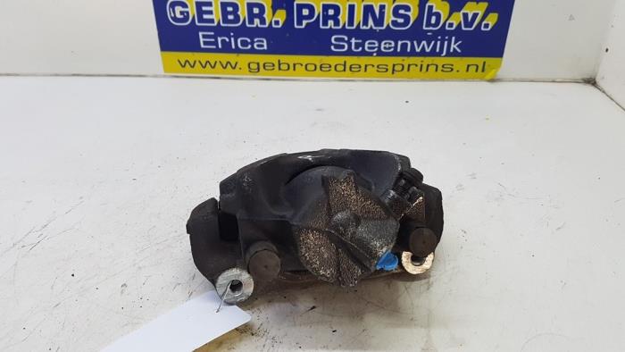 Front brake calliper, right from a Renault Captur (2R) 1.3 TCE 150 16V 2019