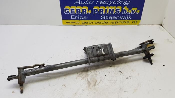 Wiper mechanism from a Renault Clio II (BB/CB) 1.6 1999