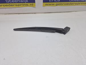 Used Rear wiper arm Kia Cee'd (EDB5) 1.6 CRDi 16V Price € 10,00 Margin scheme offered by Autorec. Gebr. Prins b.v.
