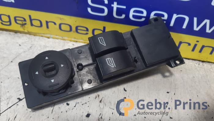 Usados Interruptor de ventanilla eléctrica Ford Focus C-Max 1.8 16V Precio € 20,00 Norma de margen ofrecido por Autorec. Gebr. Prins b.v.