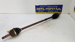 Usados Eje de transmisión derecha delante Fiat Stilo (192A/B) 1.6 16V 5-Drs. Precio € 30,00 Norma de margen ofrecido por Autorec. Gebr. Prins b.v.